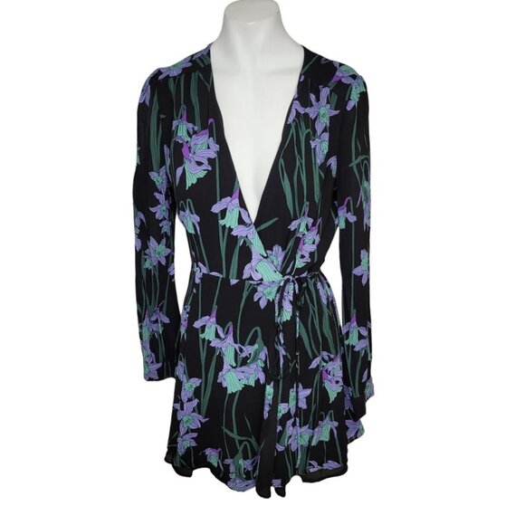 Aritzia Sunday Best Alexi Mini Wrap Dress Size 4 - Picture 1 of 9